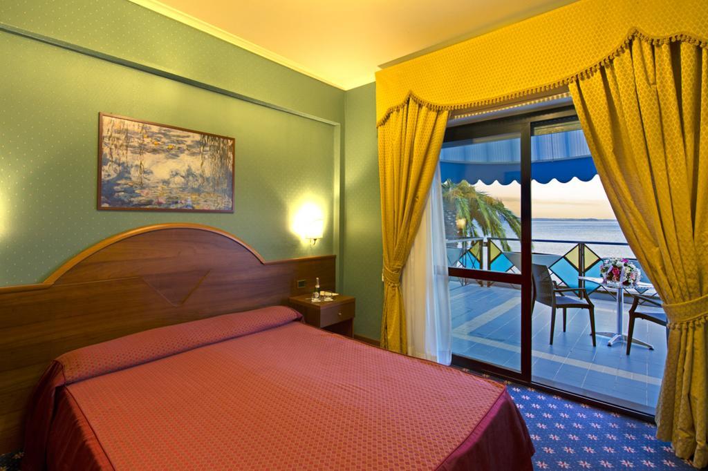 Hotel Lido - Beach And Palace Болсена Екстериор снимка